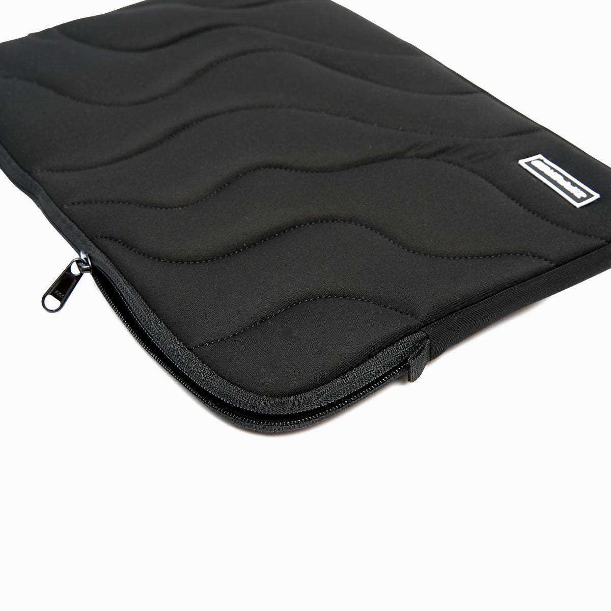Flowline Quilted Sleeve Black
