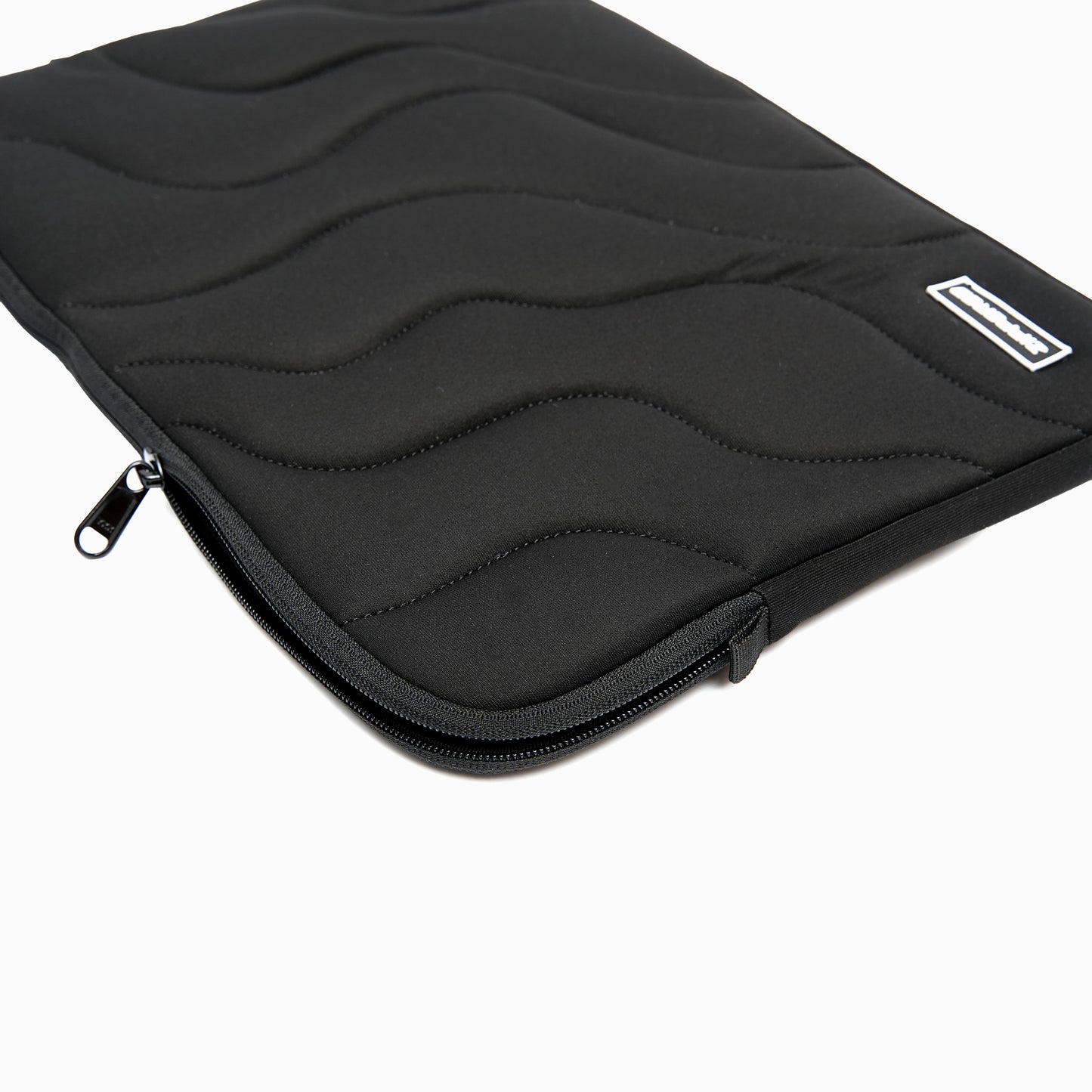 Flowline Quilted Sleeve Black