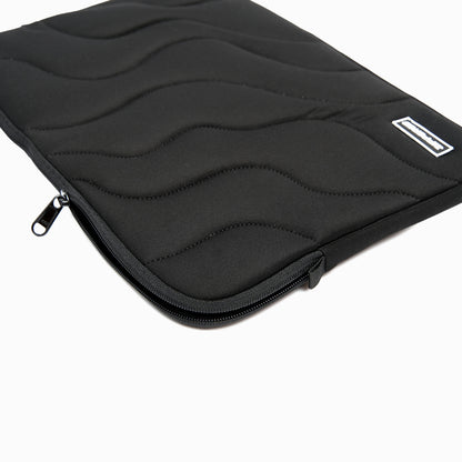 Flowline Quilted Sleeve Black